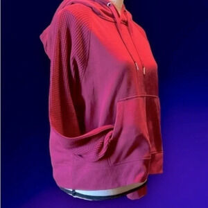 🍁 Cute Calvin Klein hoodie 🍁
BIN 30